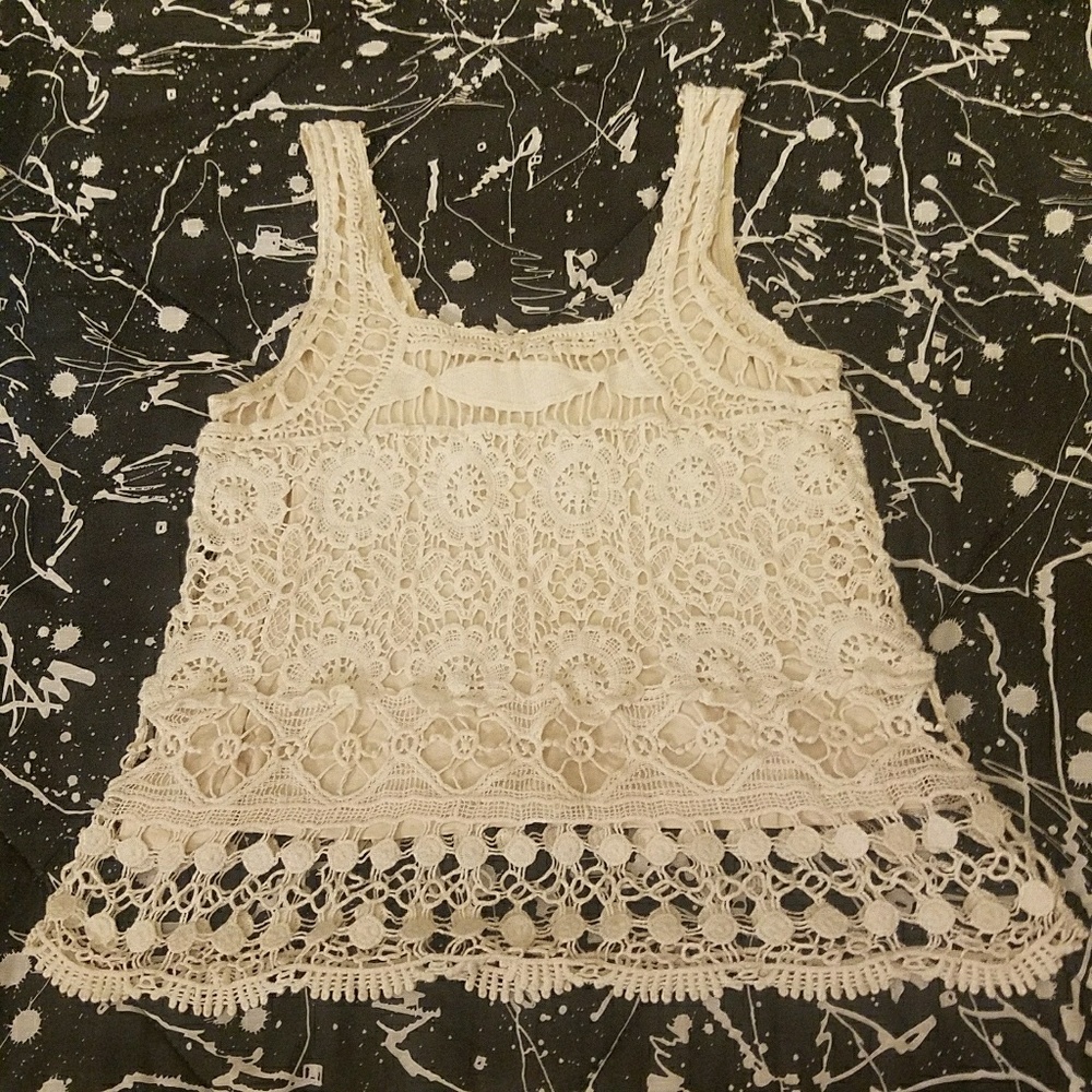 💥SALE 3 for $20💥 Pins and Needles Crocett Top